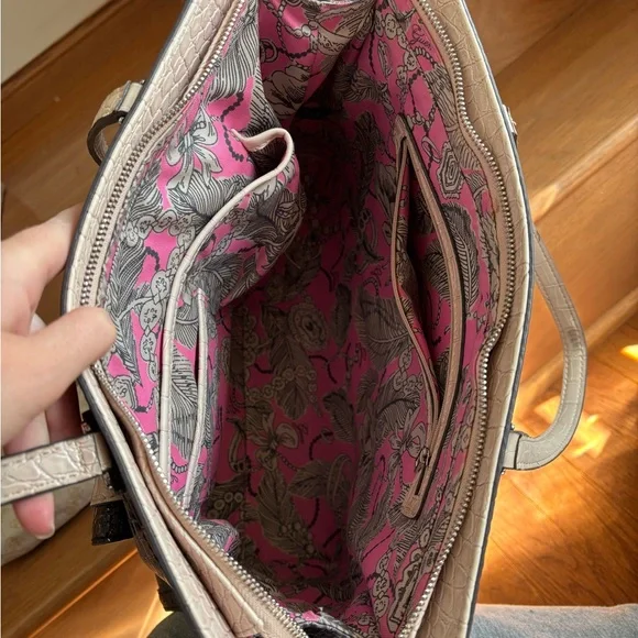 Guess Large Colorblock Shoulder Bag with Croc Texture - Picture 6 of 6